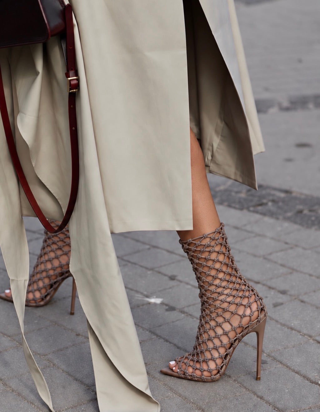 VELA 110 TAUPE NET SOCK SANDALS